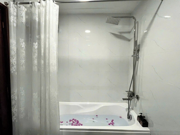 Bathroom 8