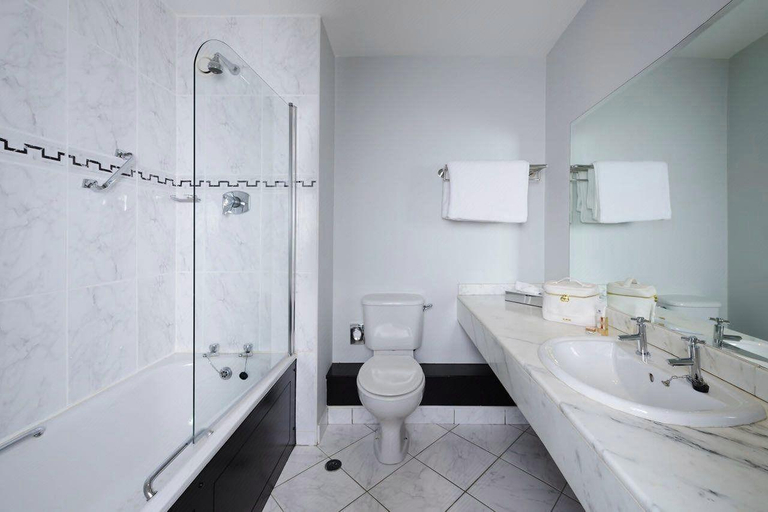Bathroom 3, Killarney Dromhall Hotel