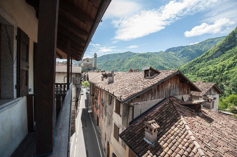 Others 4, Albergo Al Tempo Perduto, Brescia