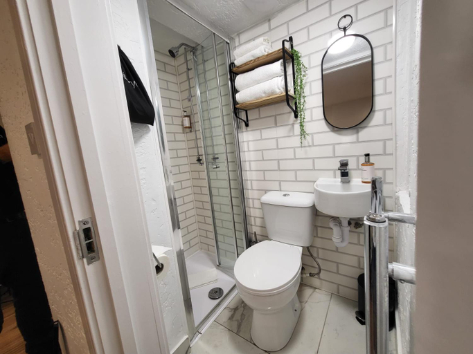 Bathroom 3, INNit Townhouse, London