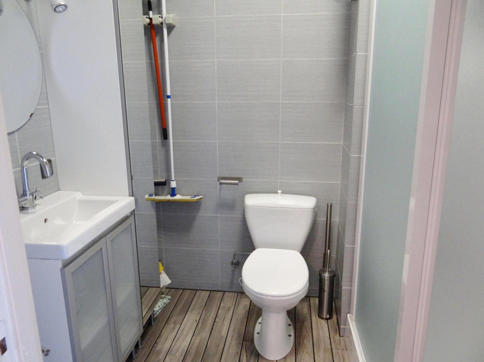 Bathroom 4, Bright Apartment in Nieuwpoort, West-Vlaanderen