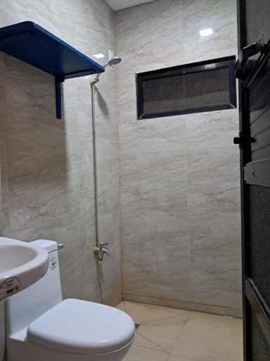 Bathroom 4, San Juan Hostel, San Juan
