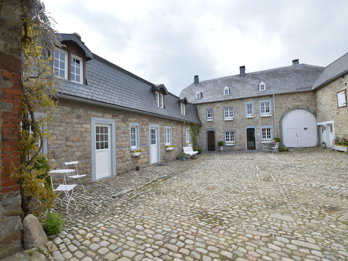 2, Medieval farmhouse with private garden, Liège