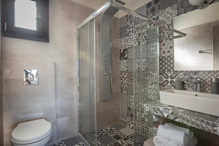 Bathroom 2, ONAR - LUXURY VILLAS, Ionian Islands