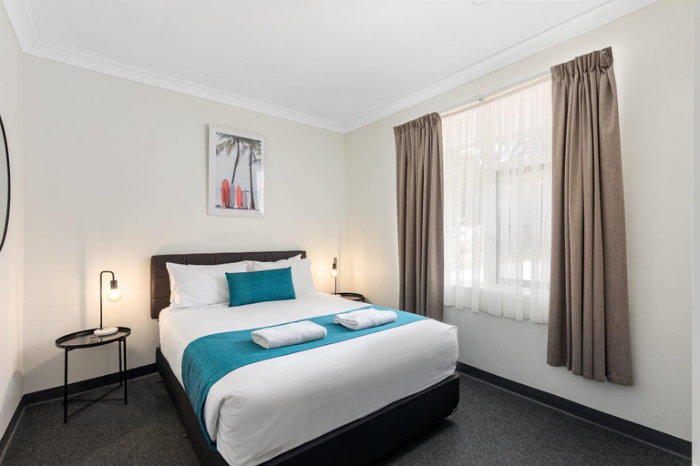 Bedroom 3, Robe Central Motel, Robe