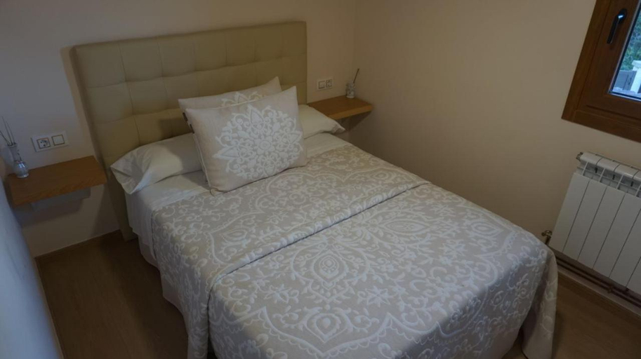 Bedroom 3, Casa Os Lindeiros, A Coruña