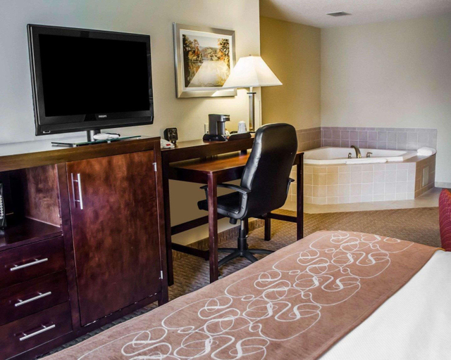 Bedroom 3, Comfort Suites Hummelstown - Hershey, Dauphin