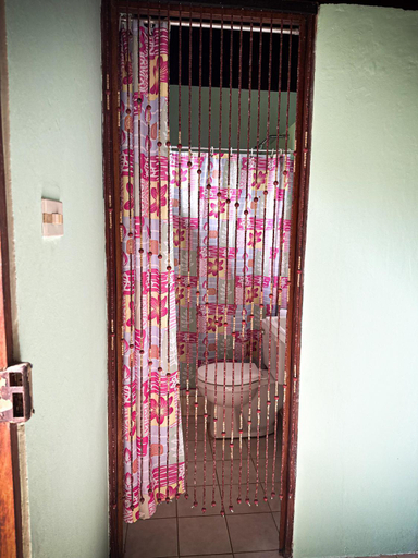 Bathroom 4, Ventanas en Corcovado, Golfito