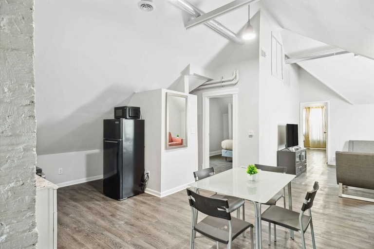 Others 4, Chic Haven Stylish 2BR Oasis in Lansing detroit, Wayne