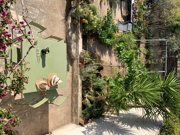 Others 2, Bright and quiet house with two gardens north shade and south sun, Bouches-du-Rhône