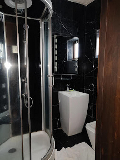 Bathroom 3, Quo Vadis Hotel, AbujaMun