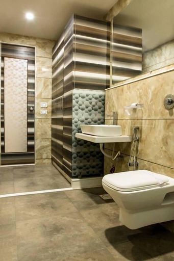 Bathroom, Hotel Fun City, Navsari