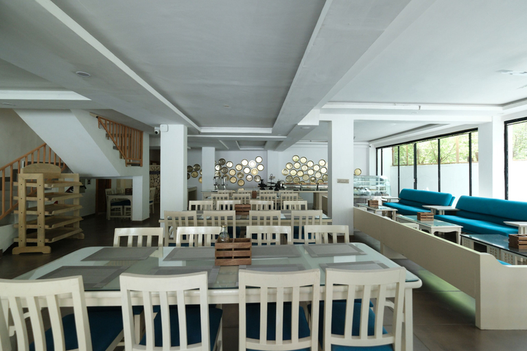 Food & Drinks 5, Ausnya Tirthan, Kullu