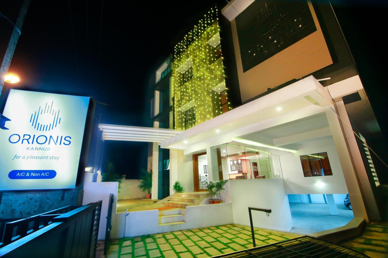 Exterior & Views