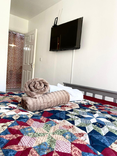 Bedroom 2, Crescent 2 beds Apartment, London
