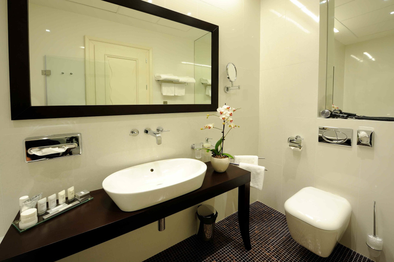 Bathroom 4, Roset Hotel & Residence, Bratislava I