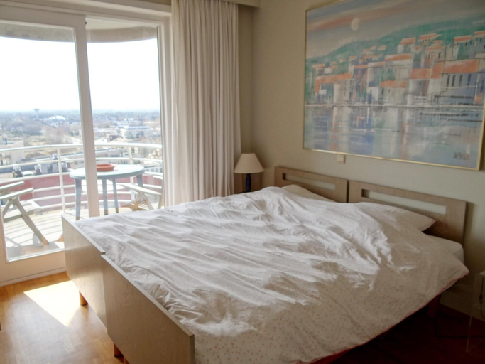 Bedroom 3, Apartment in Nieuwpoort With Sea Views, West-Vlaanderen