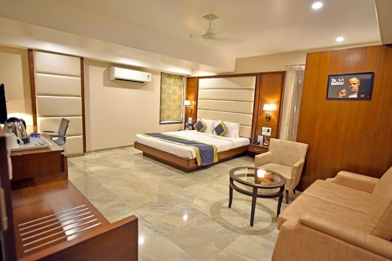 Bedroom 3, Hotel Amit Park International, Durg
