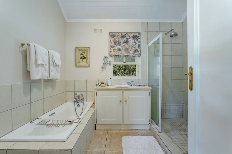 Bathroom 3, Rose Cottage, Cape Winelands