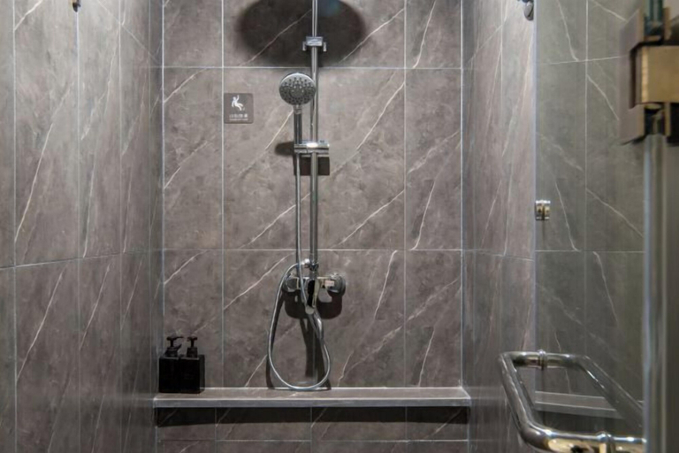 Bathroom 4, Xi'an Sende Hotel (Chang'an University Wenyi Road Metro Station Branch),, Xi'an