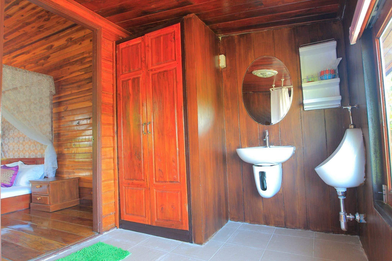 Bathroom 3, Ban Suan Auy Kham, Mae Sai