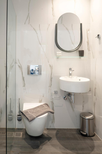 Bathroom 5, Hotel Papanikolaou, Central Macedonia