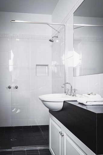 Bathroom 4, The Grange at Bellinzona Country Retreat, Hepburn - East