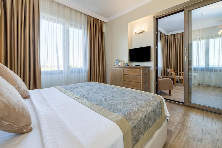 Bedroom 4, Cinarli Kasri Hotel, Gökçeada