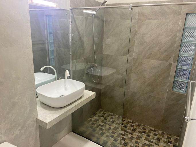 Bathroom 4, Shore Beach Villa, Habaraduwa