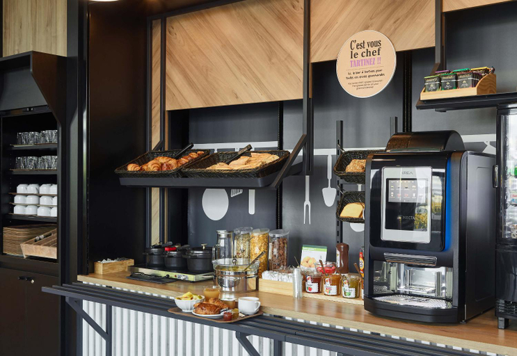 Food & Drinks 4, B&B Hotel Le Port Marly St Germain en Laye, Yvelines