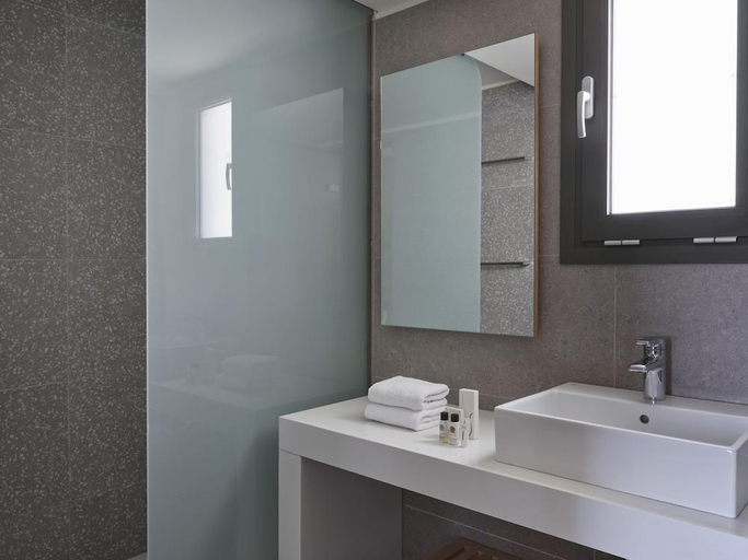 Bathroom 4, ミクリ ポリ リゾート (Atlantica Mikri Poli Rhodes), South Aegean