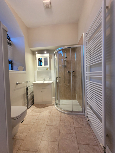Bathroom, Finnich Cottages, Stirling