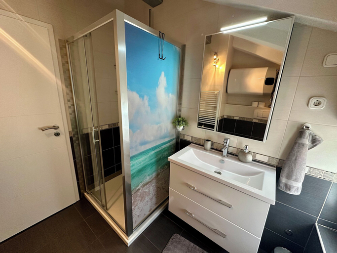 Bathroom 4, Apartman Queen, Crikvenica