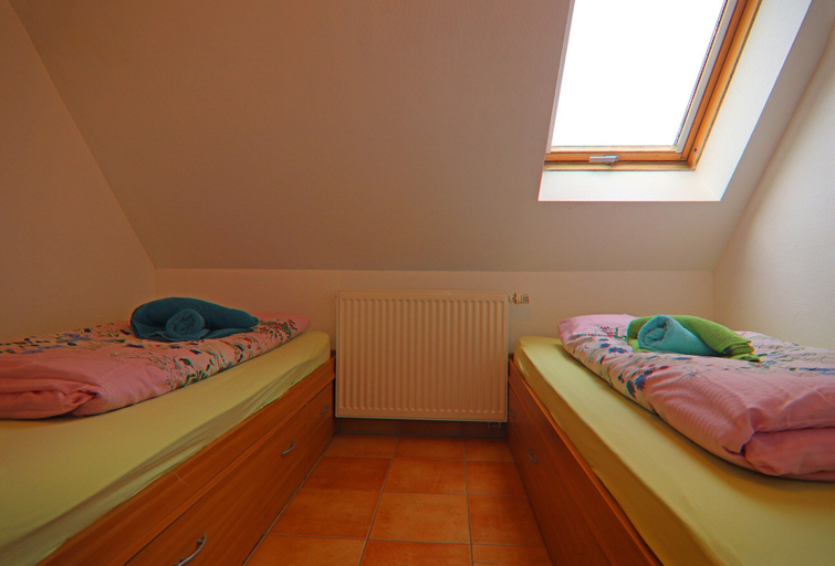 Bedroom 2, Ferienwohnung Eva in Mechelsdorf mit Garten, Rostock