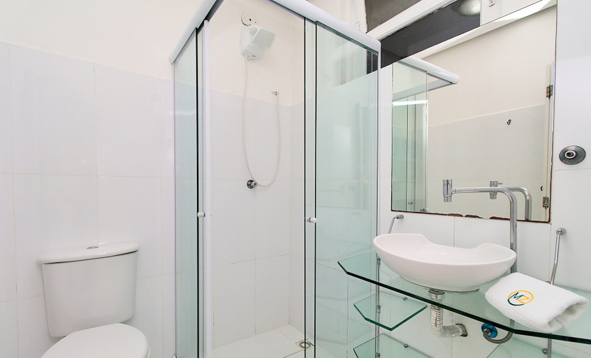 Bathroom, MZapartments Prado LB420, Rio de Janeiro