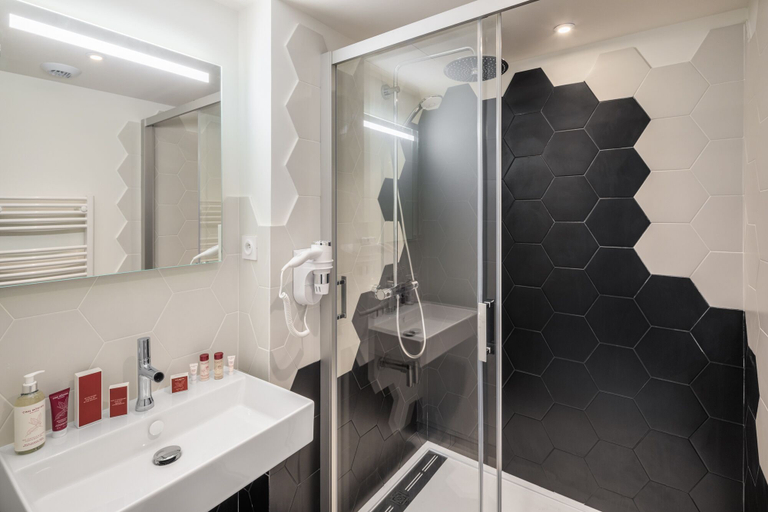 Bathroom 4, Edgar Hotel & Spa- Table Gastronomique, Côtes-d'Armor