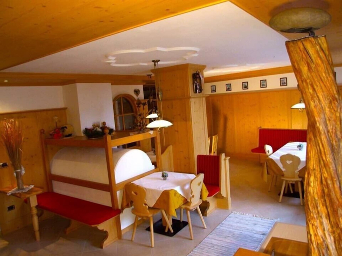 Bedroom 2, Design Chalet Zirm - Check-in at Olympia Hotel, Belluno