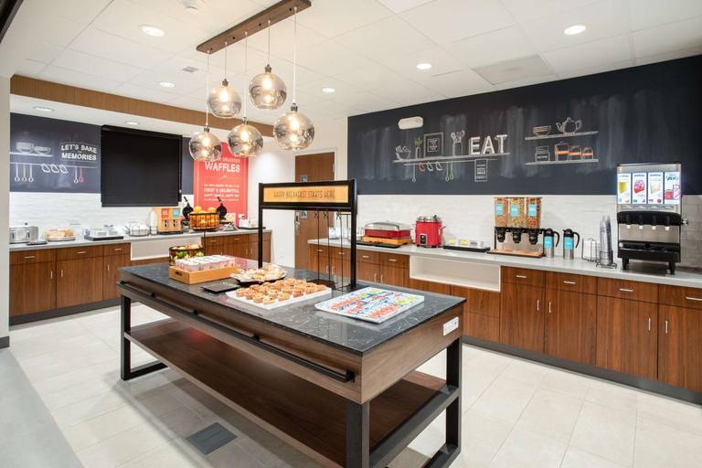 Food & Drinks 5, Hampton Inn & Suites Watsonville, Santa Cruz