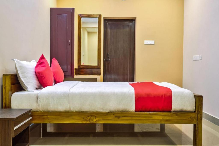 Bedroom 3, Grand Ocean inn, Puducherry