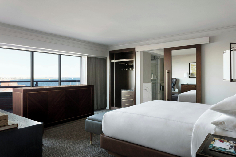 Bedroom 3, Boston Marriott Long Wharf, Boston
