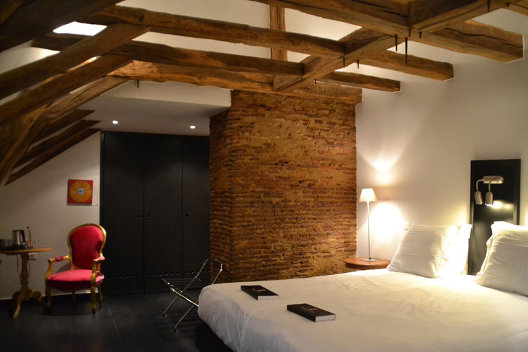 Bedroom 3, Chateau Les Merles et ses Villas, Dordogne