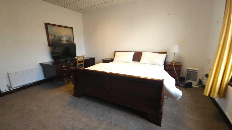 Others 5, London Stockwell Station Apartment, London