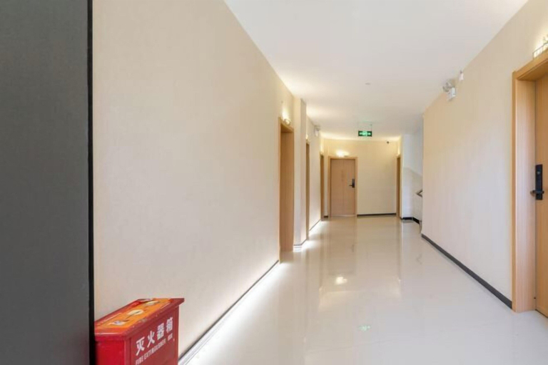 Others 5, Hongfangzi Hotel (Phoenix Lake Park), Chuxiong Yi