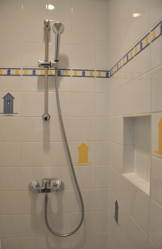 Bathroom 3, Hotel La Galiote en Re, Charente-Maritime