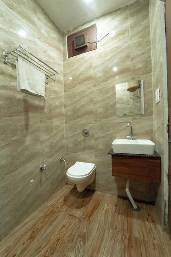 Bathroom, Hotel Tarry Town, Amritsar