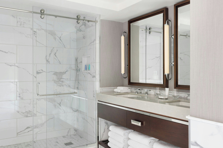 Bathroom 5, Boston Marriott Long Wharf, Boston