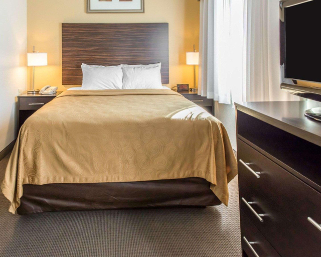 Bedroom 3, Mainstay Suites Pittsburgh Airport, Allegheny
