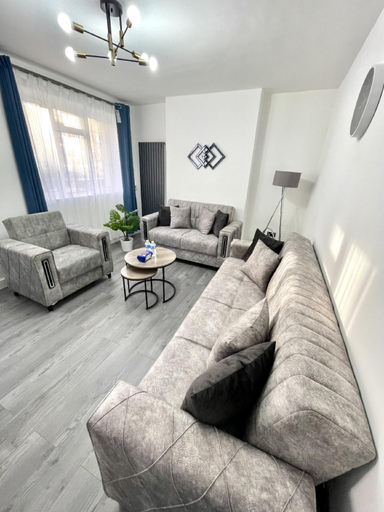 Others 5, Deluxe Kings Cross Apartment, London