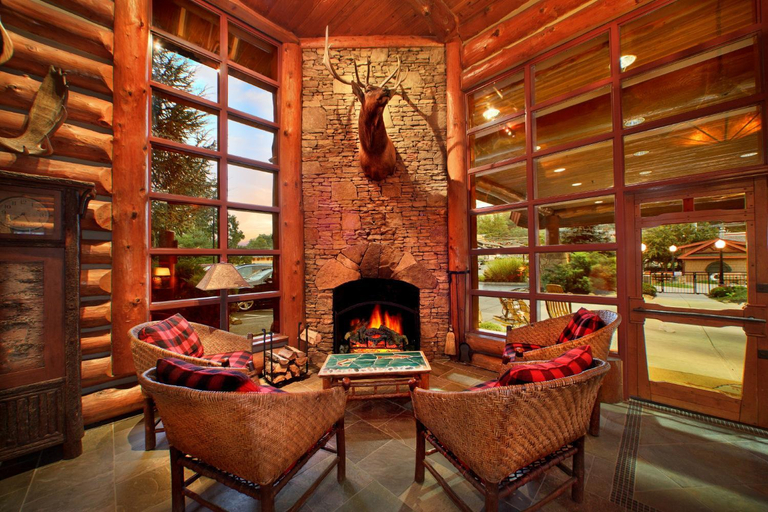 Food & Drinks, Bearskin Lodge on the River, Sevier