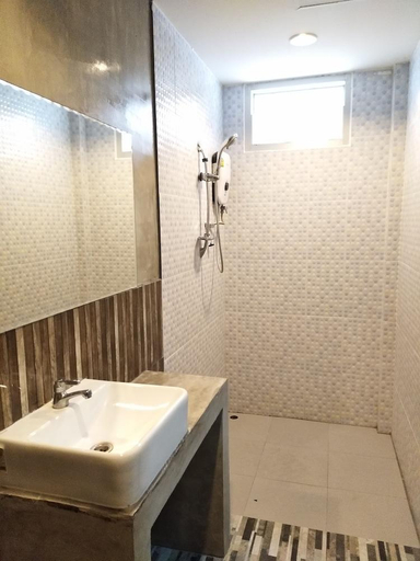 Bathroom 3, Happy Inn, Muang Rayong